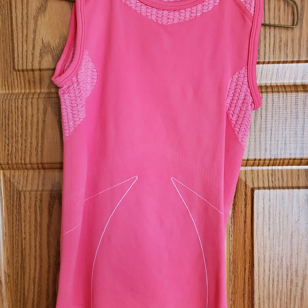 Nike XS/S top nice sports shape top